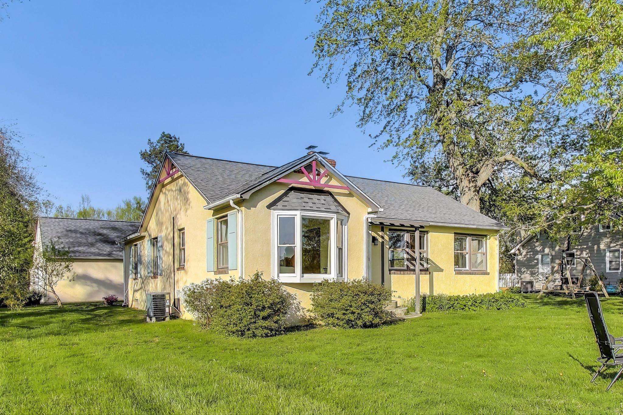 The Waterfront Cottage Property Image